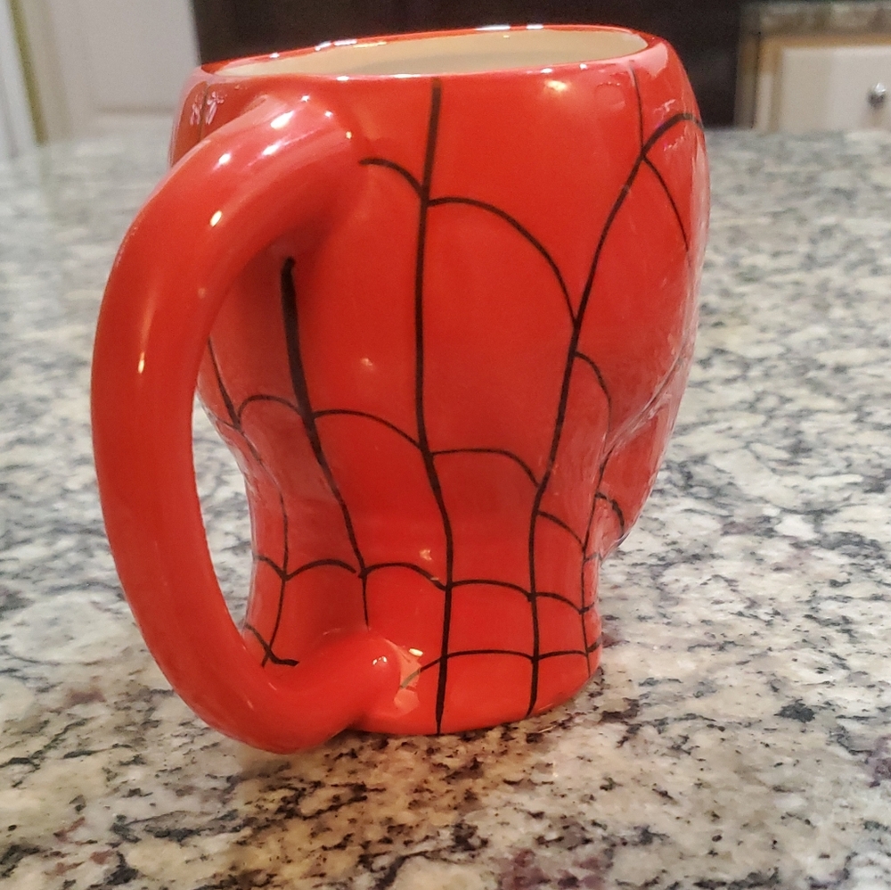 Spider-Man Red Ceramic Mug - Picture 4 of 4